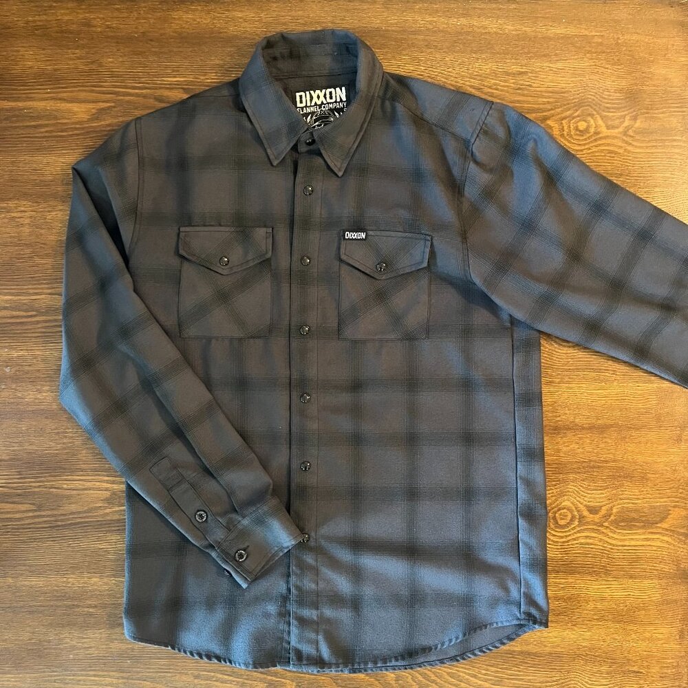 DIXXON Flannel Grayscale button down shirt, pearl snaps, Men's Small, greyscale